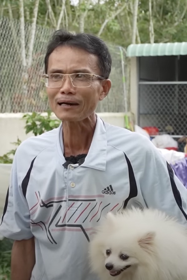 Nhiều mạnh thường quân đã hỗ trợ anh chị chăm sóc đàn cún, mèo. (Ảnh: YouTube Độc Lạ Bình Dương) Nhiều mạnh thường quân đã hỗ trợ anh chị chăm sóc đàn cún, mèo. (Ảnh: YouTube Độc Lạ Bình Dương)